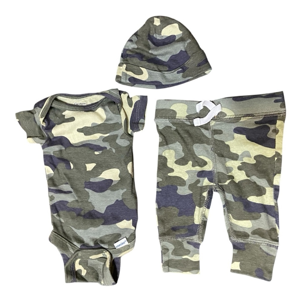 3 for $15 🩵 Gerber Newborn Camo Onesie Outfit With Hat